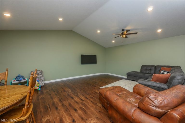 10952 Madlyn Street, Bolivar, OH - Photo 8
