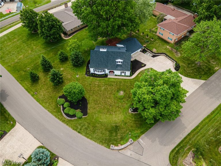 1691 Knob Hill Drive, Coshocton, OH - Photo 4