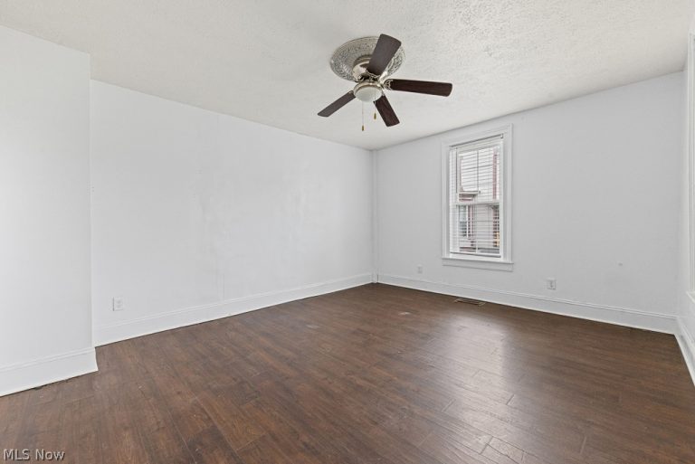 31 Bridge Street, Newton Falls, OH - Photo 4