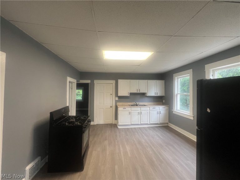 10304 Shale Avenue #1, Cleveland, OH - Photo 3
