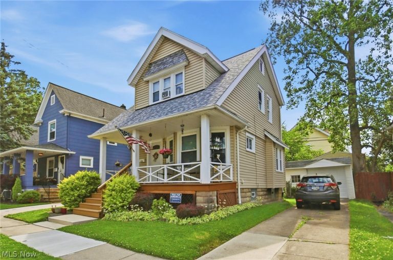 1554 Olivewood Avenue, Lakewood, OH - Photo 3