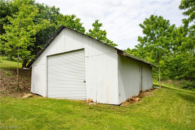 52740 Cr 425, Fresno, OH - Photo 2