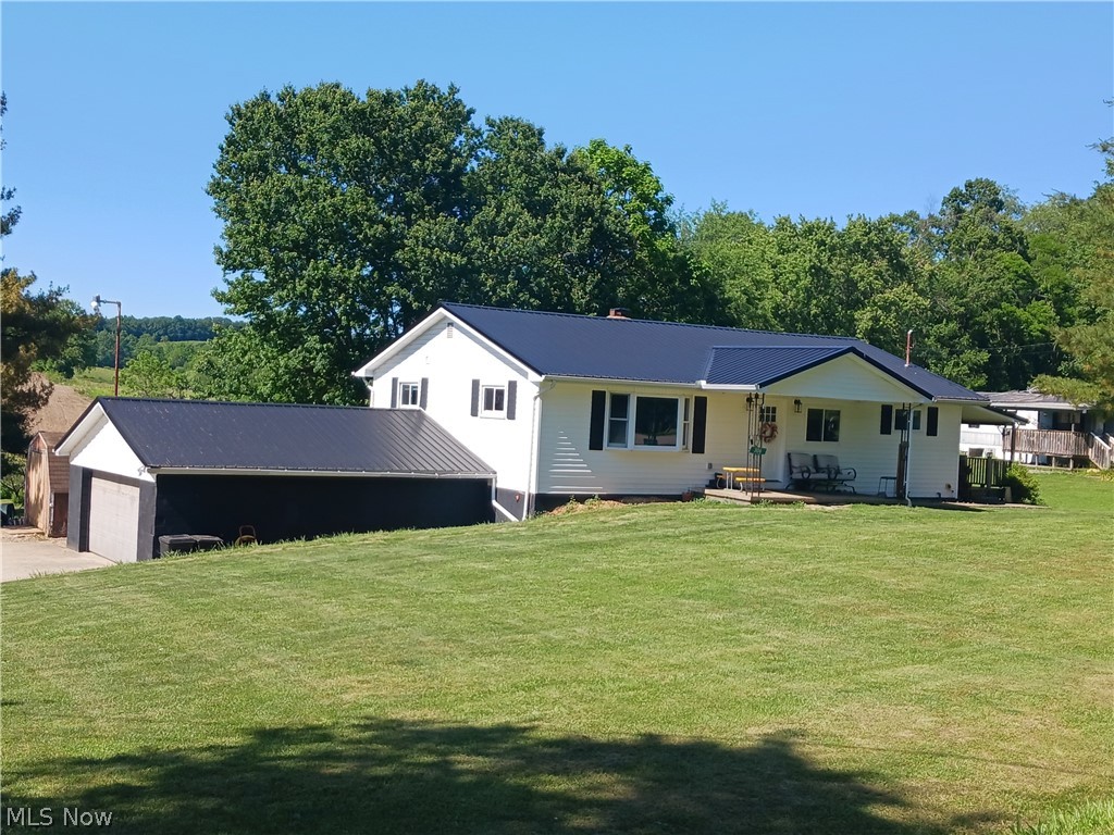 306 Barrett South Road, Vincent, OH