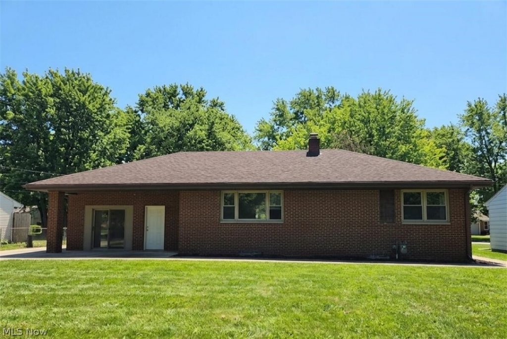 1815 Grantwood Drive, Parma, OH