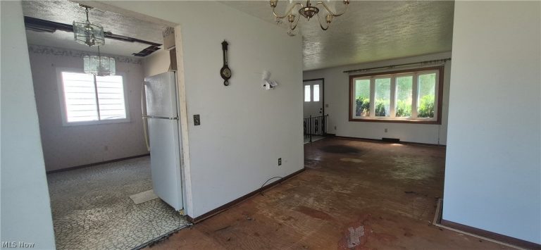 3908 Kenmore Avenue, Parma, OH - Photo 6