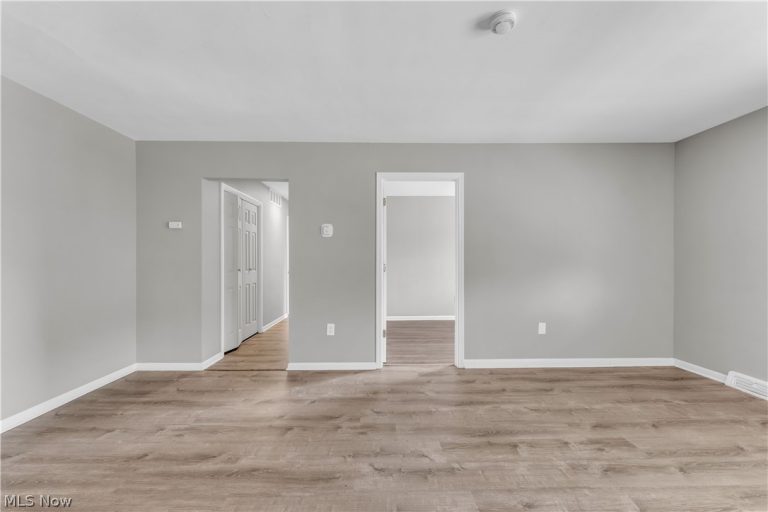 2537 Noble Road #301, Cleveland Heights, OH - Photo 4