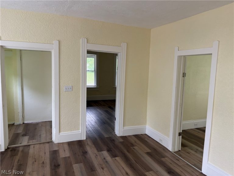 2100 95th Street, Cleveland, OH - Photo 8