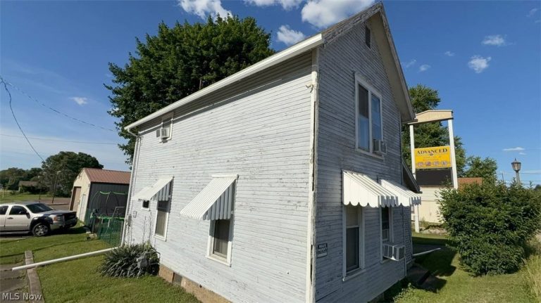 104 Chestnut Street, Coshocton, OH - Photo 8