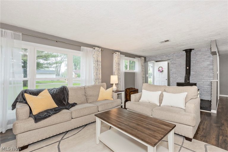 1924 Westwood Drive, Twinsburg, OH - Photo 6