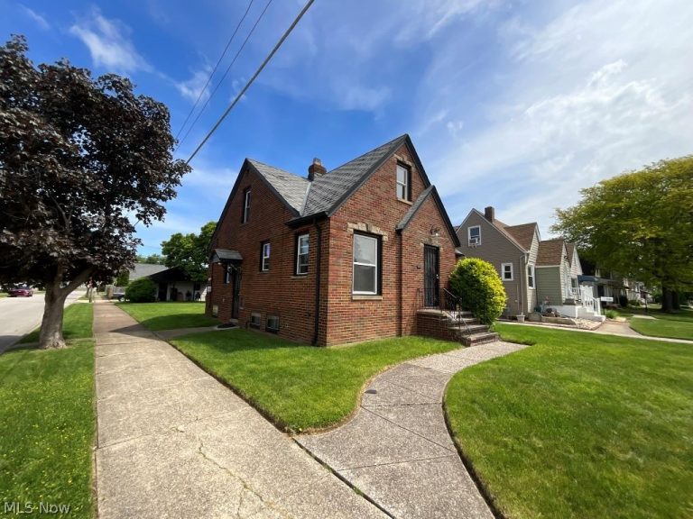 5910 Wilber Avenue, Parma, OH - Photo 2