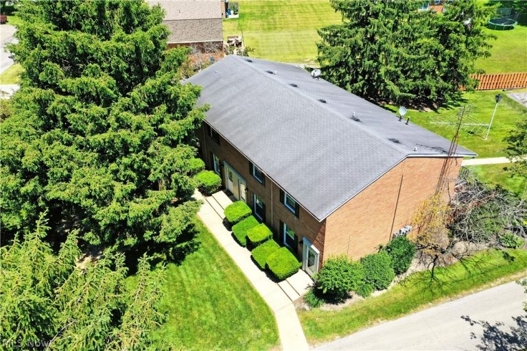 701 Lakeview Drive, Cortland, OH - Photo 3