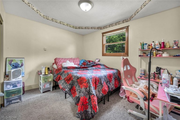1202 Lawrence Road, Canton, OH - Photo 8