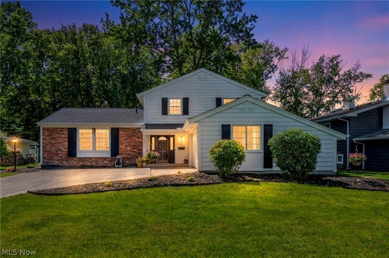 6424 Brighton Drive, North Olmsted, OH - Photo 2