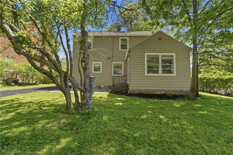 3471 Shannon Road, Cleveland Heights, OH - Photo 4