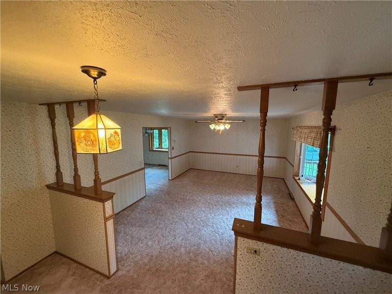 9812 Vienna Drive, Parma, OH - Photo 6