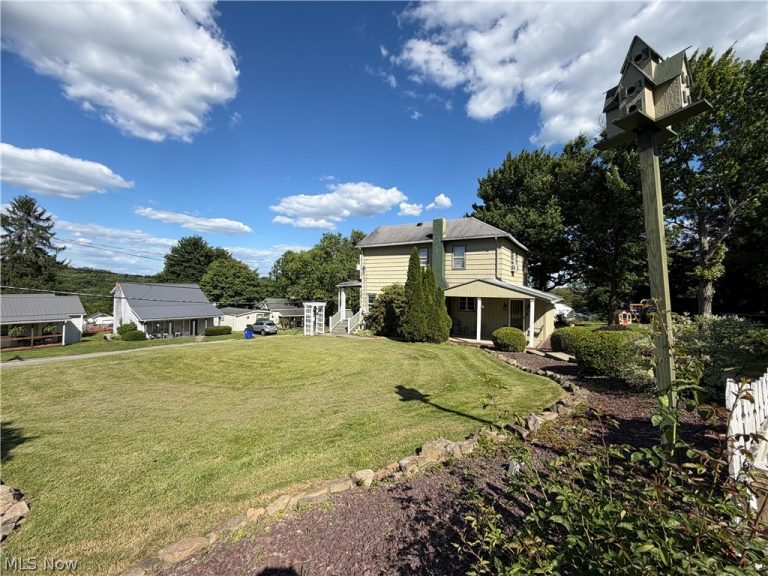 1255 Oakwood Avenue, East Liverpool, OH - Photo 8