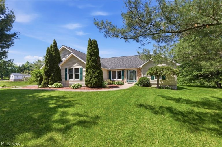 1000 Richards Way, West Farmington, OH - Photo 2