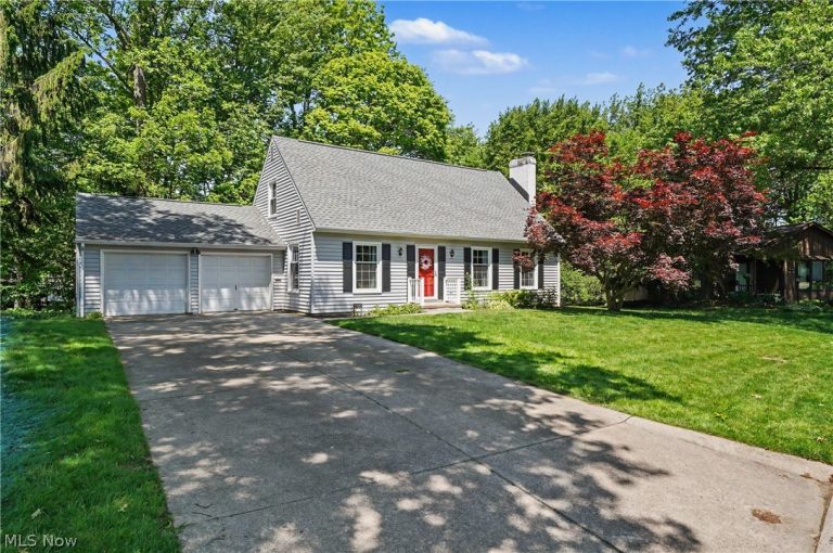 2920 Carters Grove Road, Cuyahoga Falls, OH, 44223