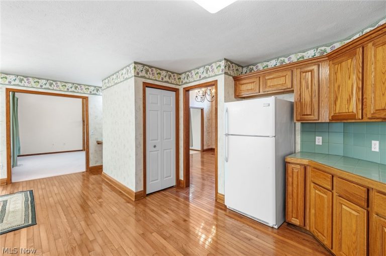 1179 Vineyard Drive, Medina, OH - Photo 6