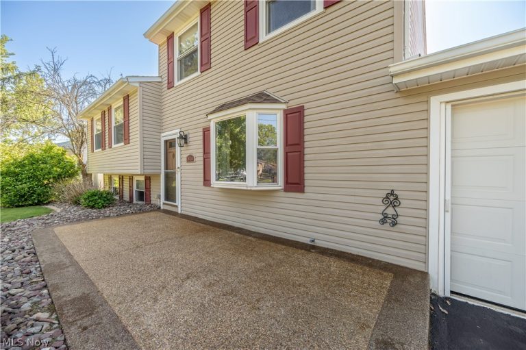 814 Illinois Avenue, McDonald, OH - Photo 6