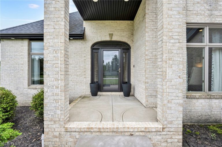 9871 Highland Drive, Brecksville, OH - Photo 5
