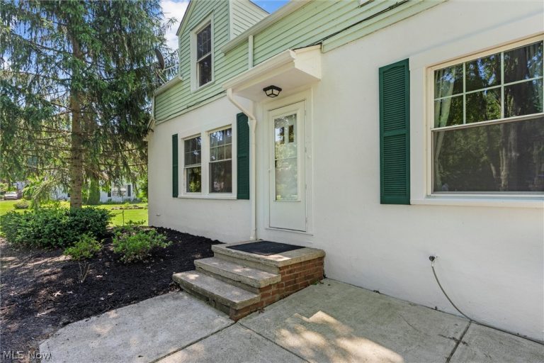 38524 Wood Road, Willoughby, OH - Photo 6