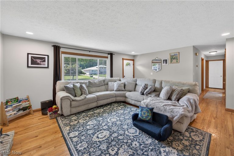 35577 Freed Drive, Eastlake, OH - Photo 2