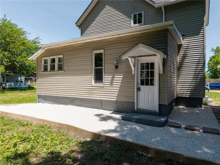 30 16th Street, Barberton, OH - Photo 2