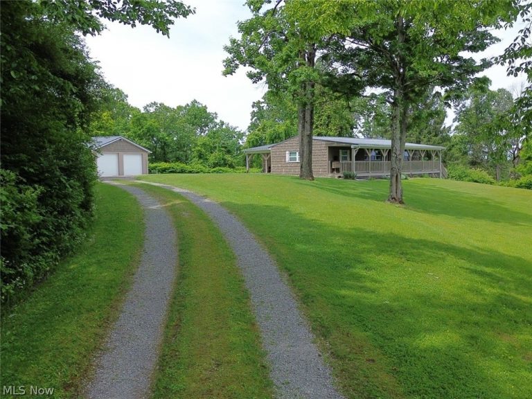 39942 Poland Road, Flushing, OH - Photo 2