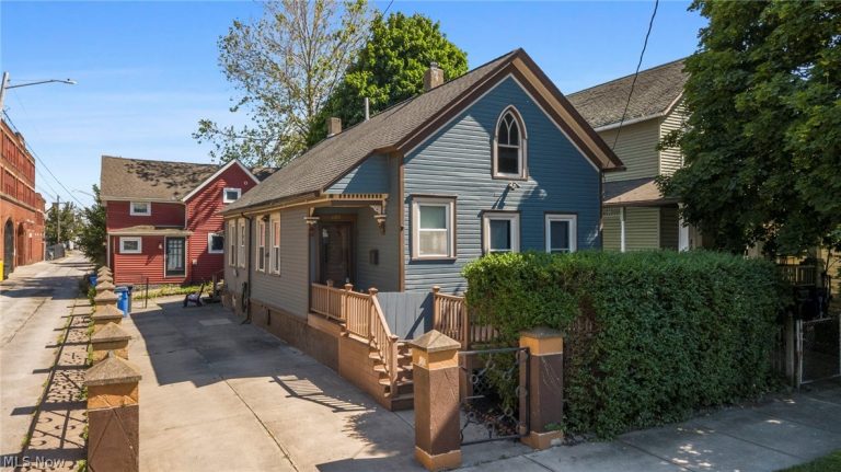 801 College Avenue, Cleveland, OH, 44113
