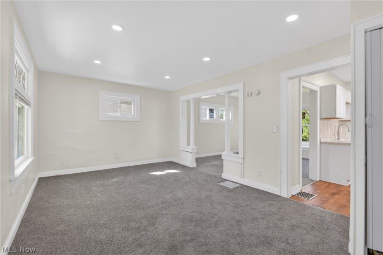 4402 Riverside Avenue, Cleveland, OH - Photo 3