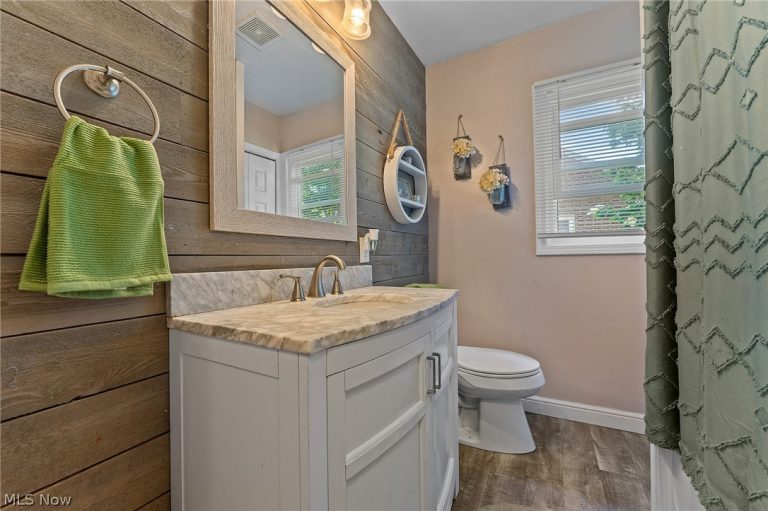 19 Nesbitt Street, Poland, OH - Photo 8