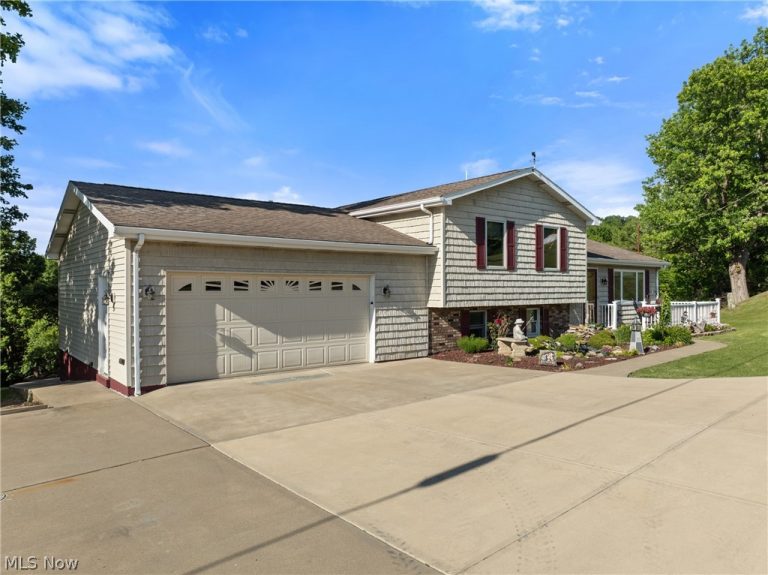 64243 Sand Hill Road, Bellaire, OH - Photo 2