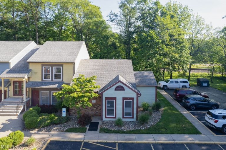 30 Munroe Falls Avenue, Munroe Falls, OH - Photo 3