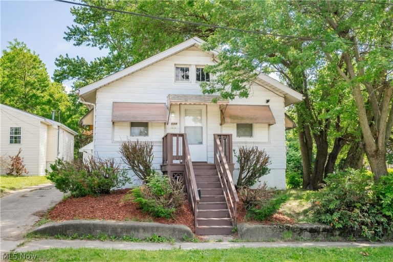 688 Kipling Street, Akron, OH - Photo 2