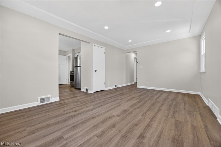 11709 Guardian Boulevard, Cleveland, OH - Photo 6