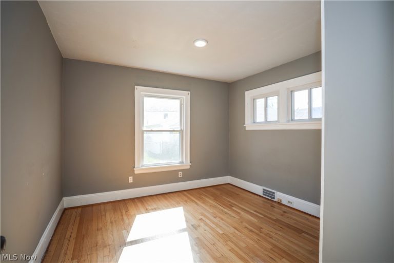 2075 Lewis Drive, Lakewood, OH - Photo 6
