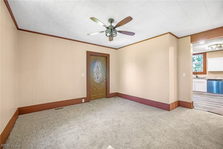 15150 Smith Road, Kensington, OH - Photo 4