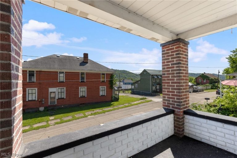 1923 Guernsey Street, Bellaire, OH - Photo 4