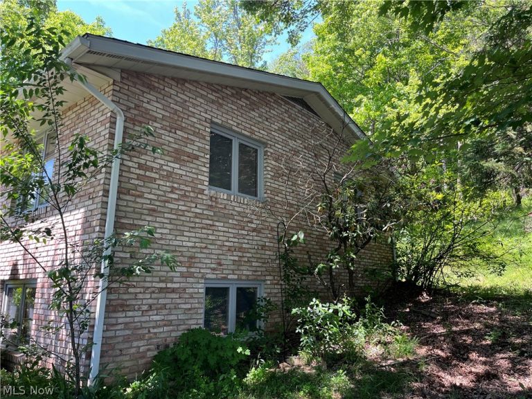210 Ridgewood Boulevard, Minerva, OH - Photo 3