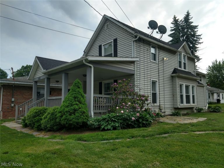 1522 Campbell Street #2, Cuyahoga Falls, OH - Photo 2