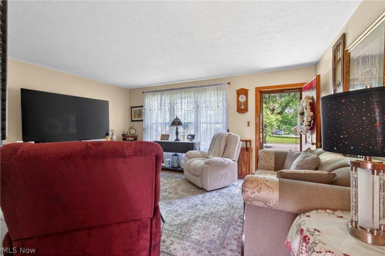 1105 Birch Lane, Cleveland, OH - Photo 5
