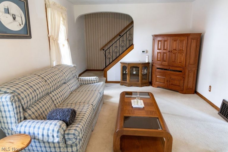 8 Driggs Lane, Bridgeport, OH - Photo 2