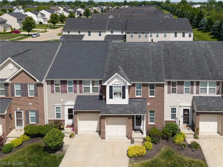 106 Pebble Court, Berea, OH, 44017