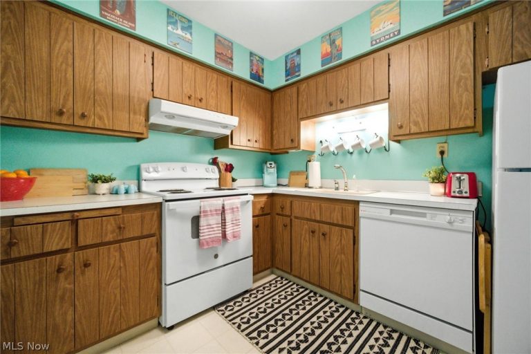 2720 Pease Drive #218N, Rocky River, OH - Photo 5