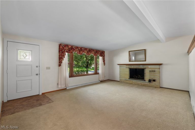 1222 Pleasantview Avenue, North Canton, OH - Photo 3