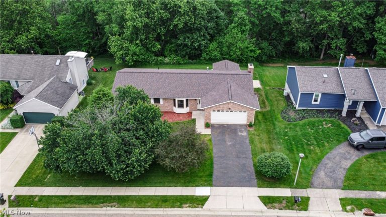 2411 Otterbin Street, Louisville, OH - Photo 2
