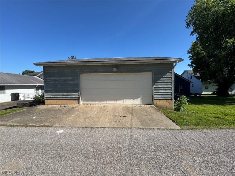 2026 16th Street, Parkersburg, WV - Photo 2