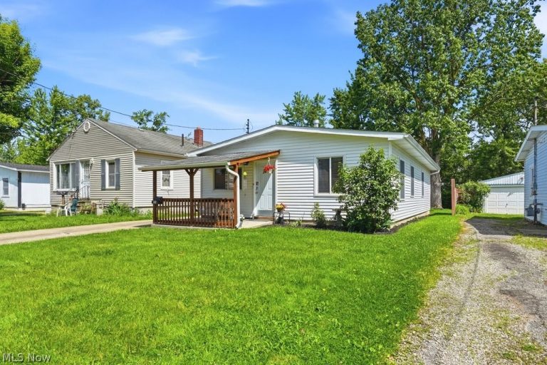 176 Clinton Avenue, Elyria, OH - Photo 3