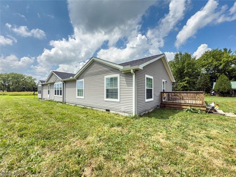 5719 Richmond Road, Pierpont, OH - Photo 3